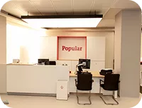 Fachada de local comercial reformado exitosamente