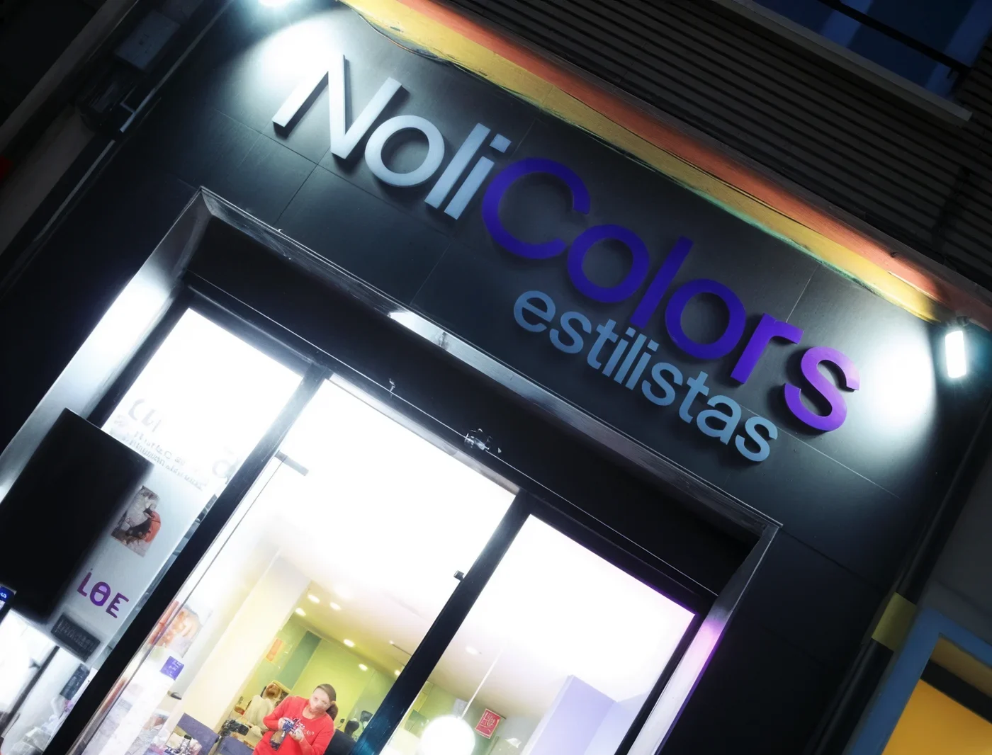 Actua 76 Arquitecto tecnico especializado en espacios comerciales arquitecto carlos ortega 9 e1764866115488